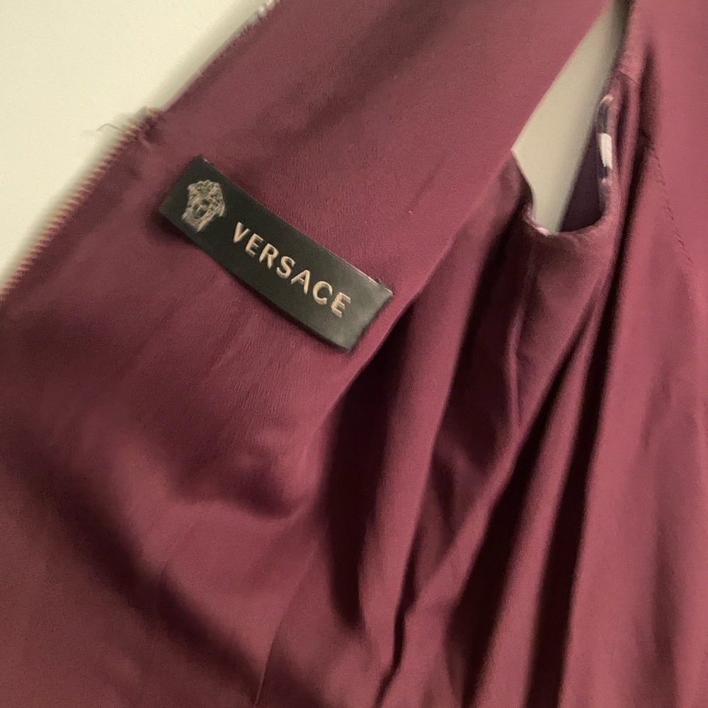 VERSACE Dress. Beautiful colors. Size 6 - Picture 5 of 9